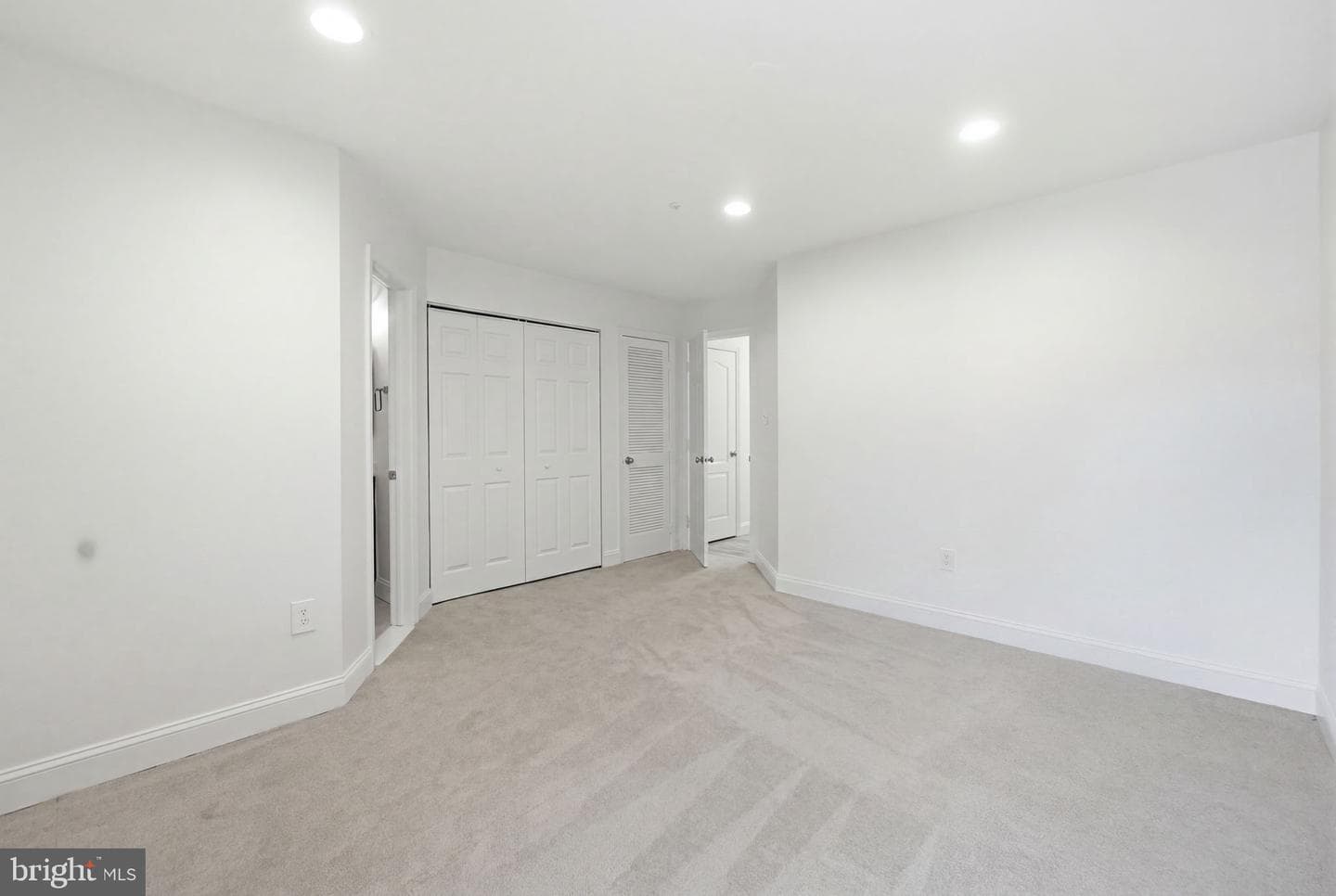 3839 Watkins Mill Drive photo 4