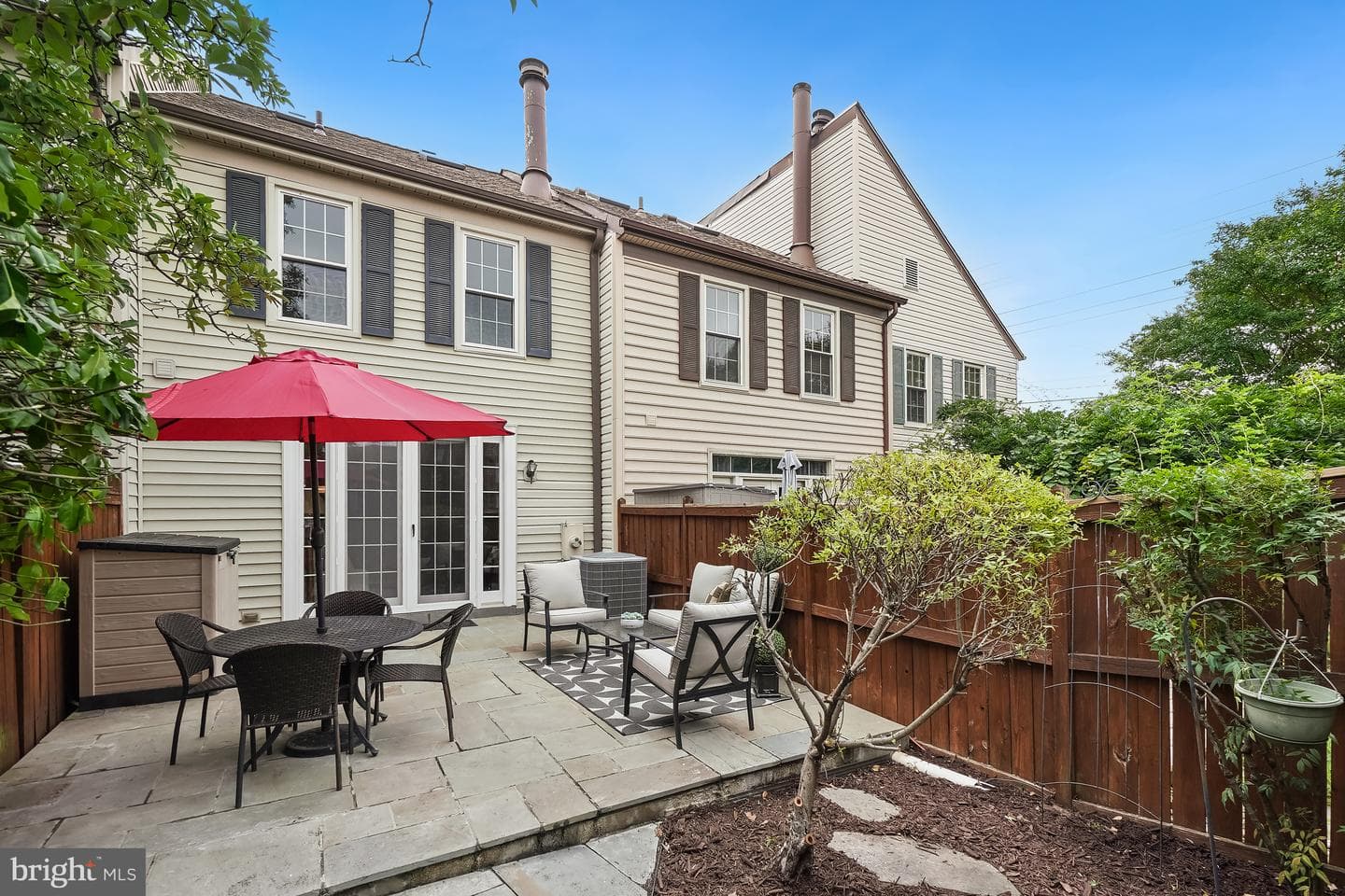 404 Glebe Road W photo 33