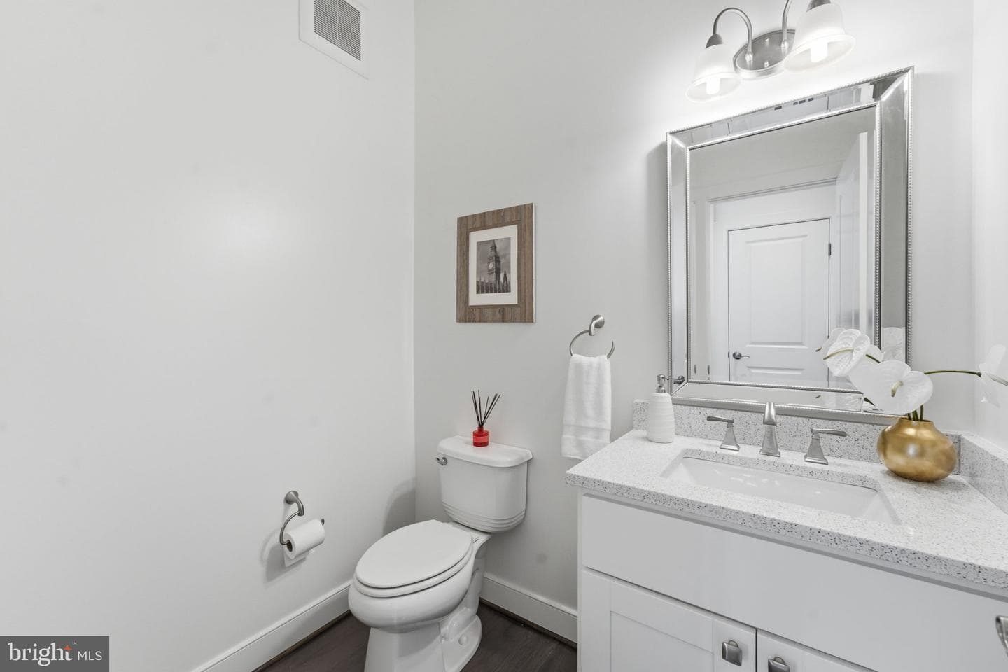 611 Howell photo 19