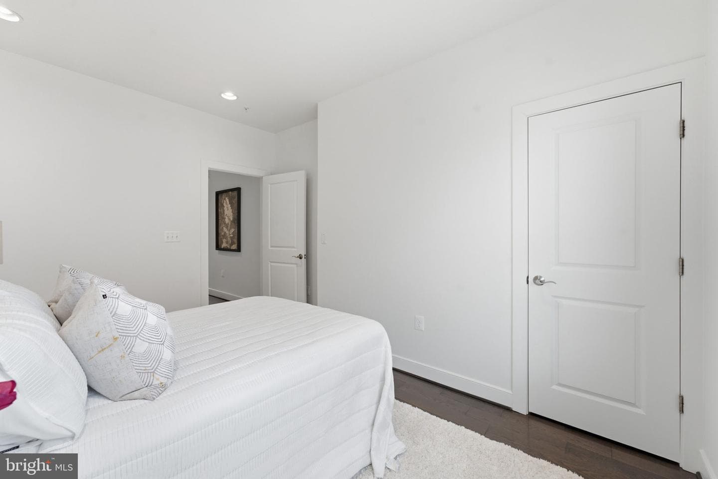 611 Howell photo 34