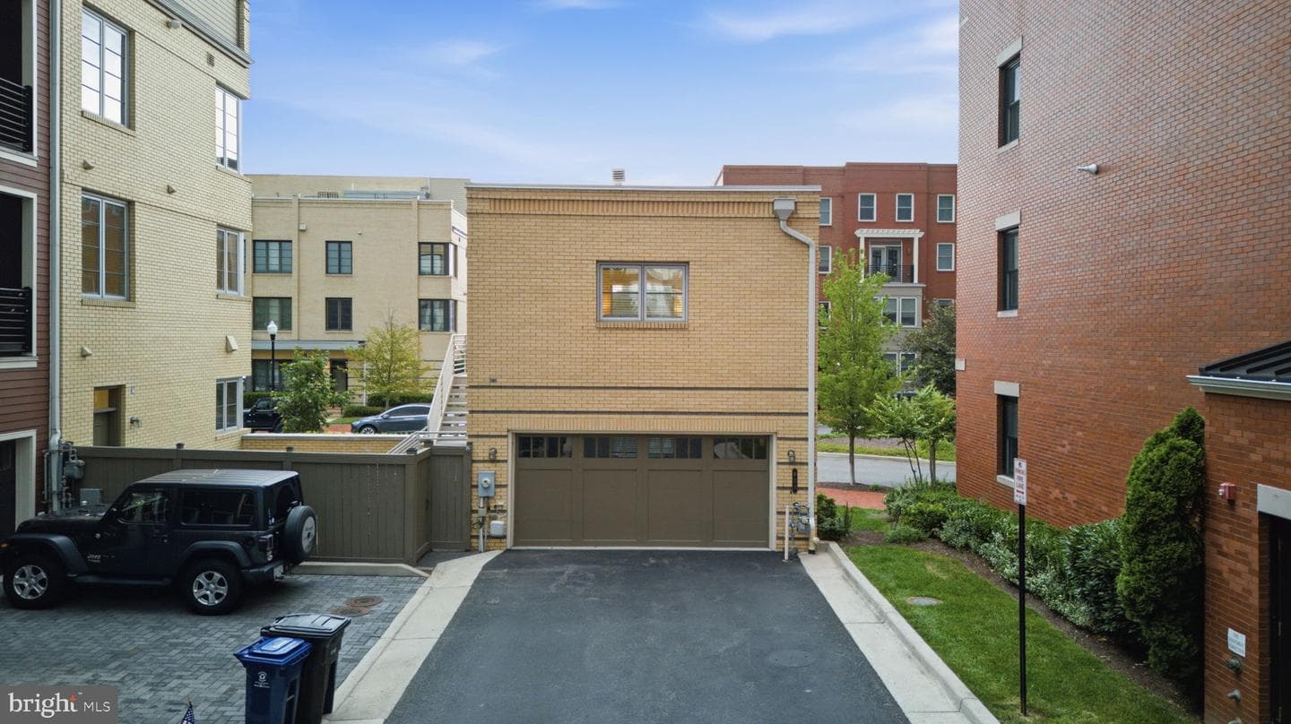 611 Howell photo 58