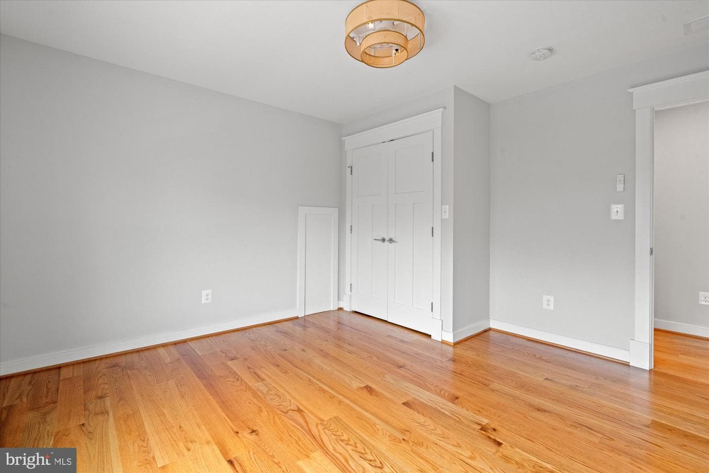 508 E Custis Avenue photo 38