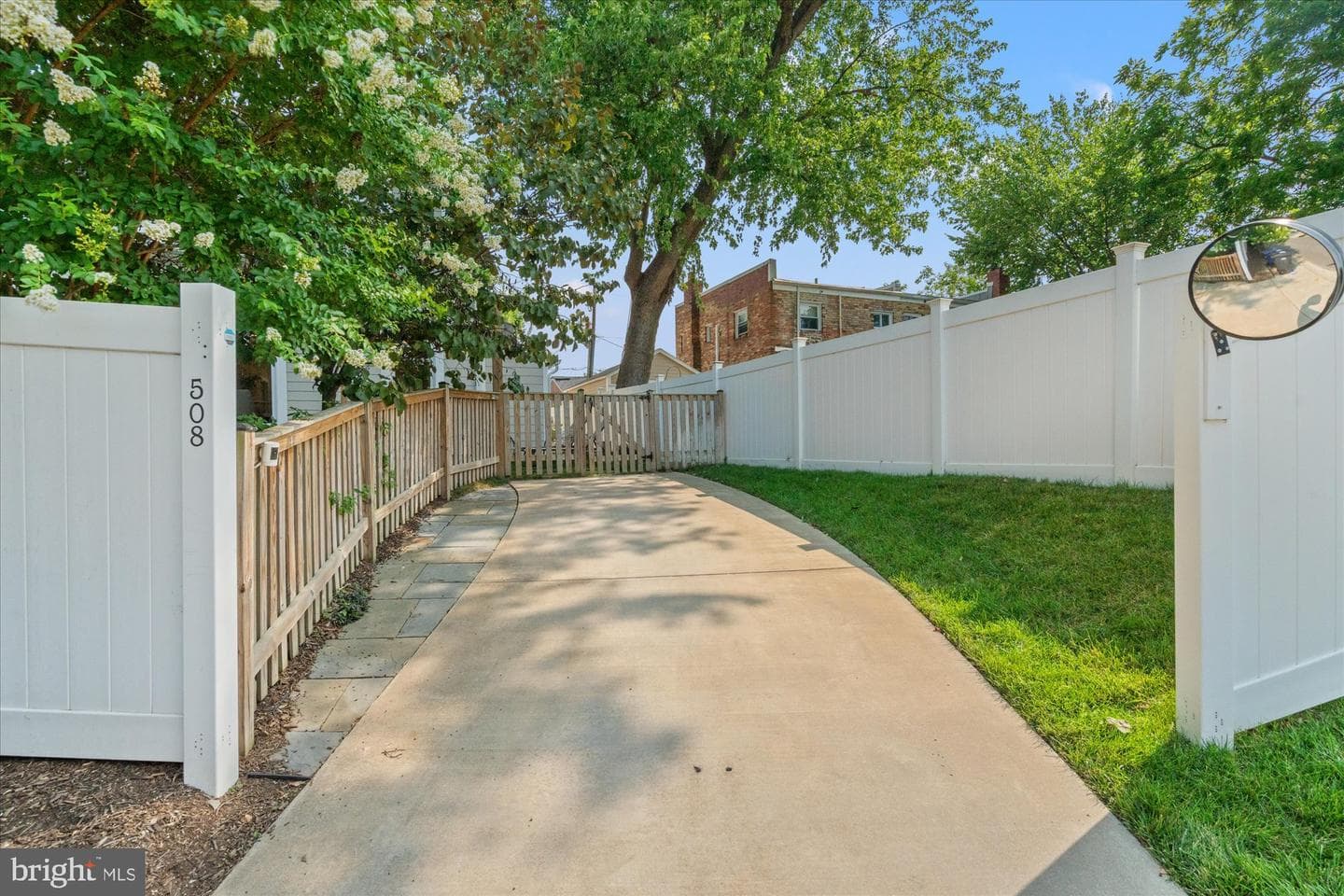 508 E Custis Avenue photo 63