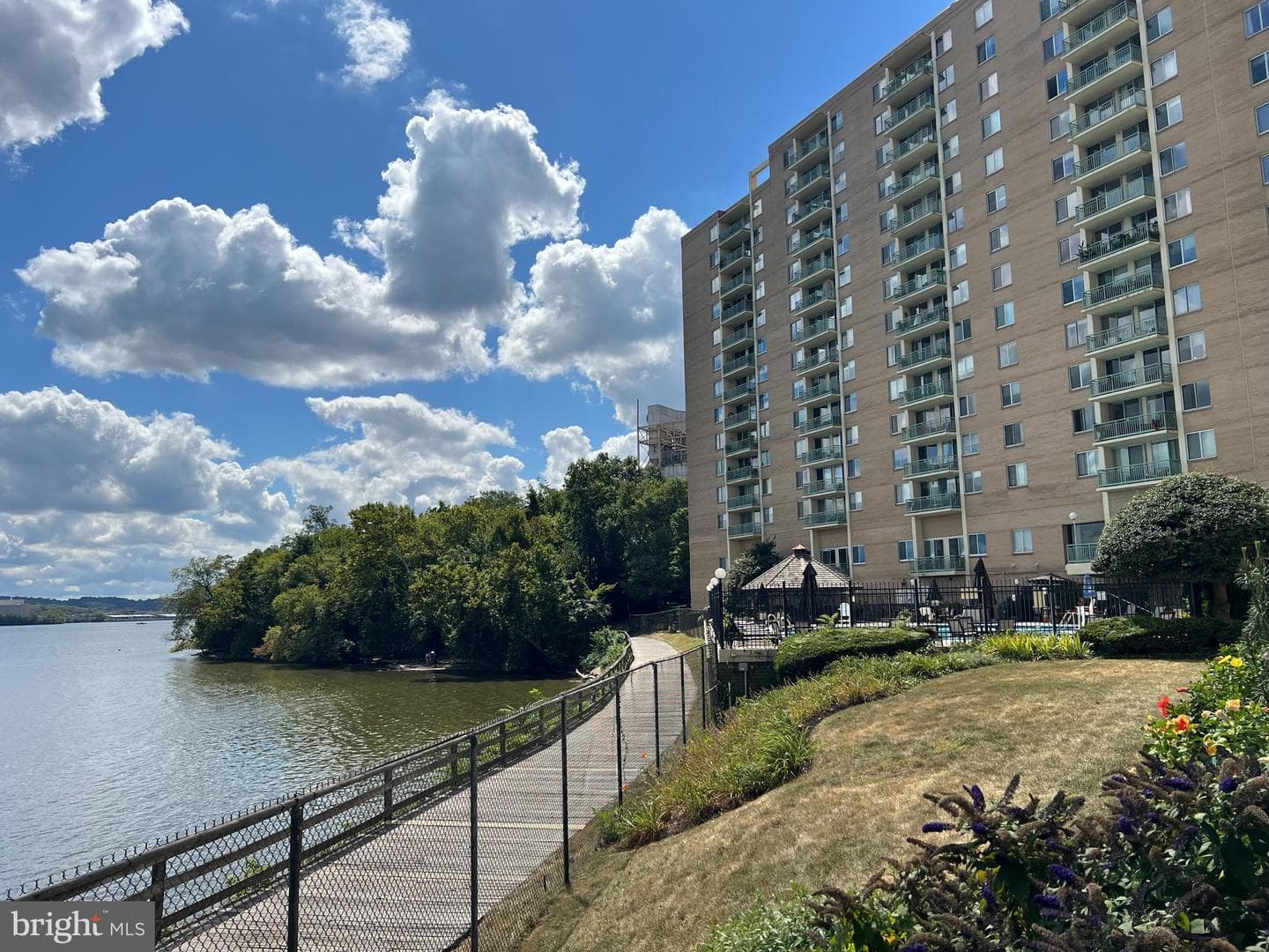 501 Slaters Lane #1001, Alexandria