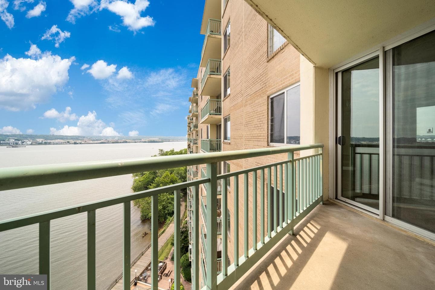 501 Slaters Lane #1001 photo 18