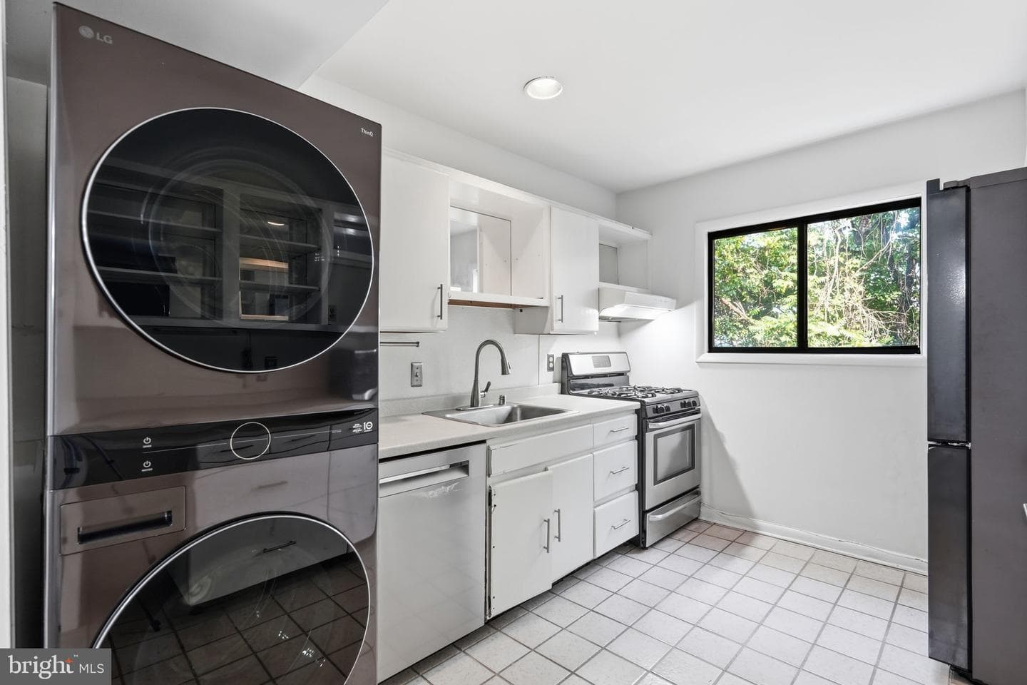 55 Skyhill Road #202 photo 7