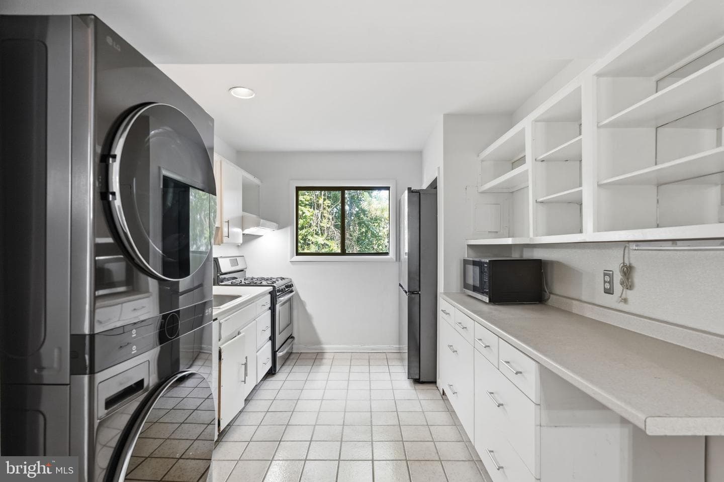 55 Skyhill Road #202 photo 9