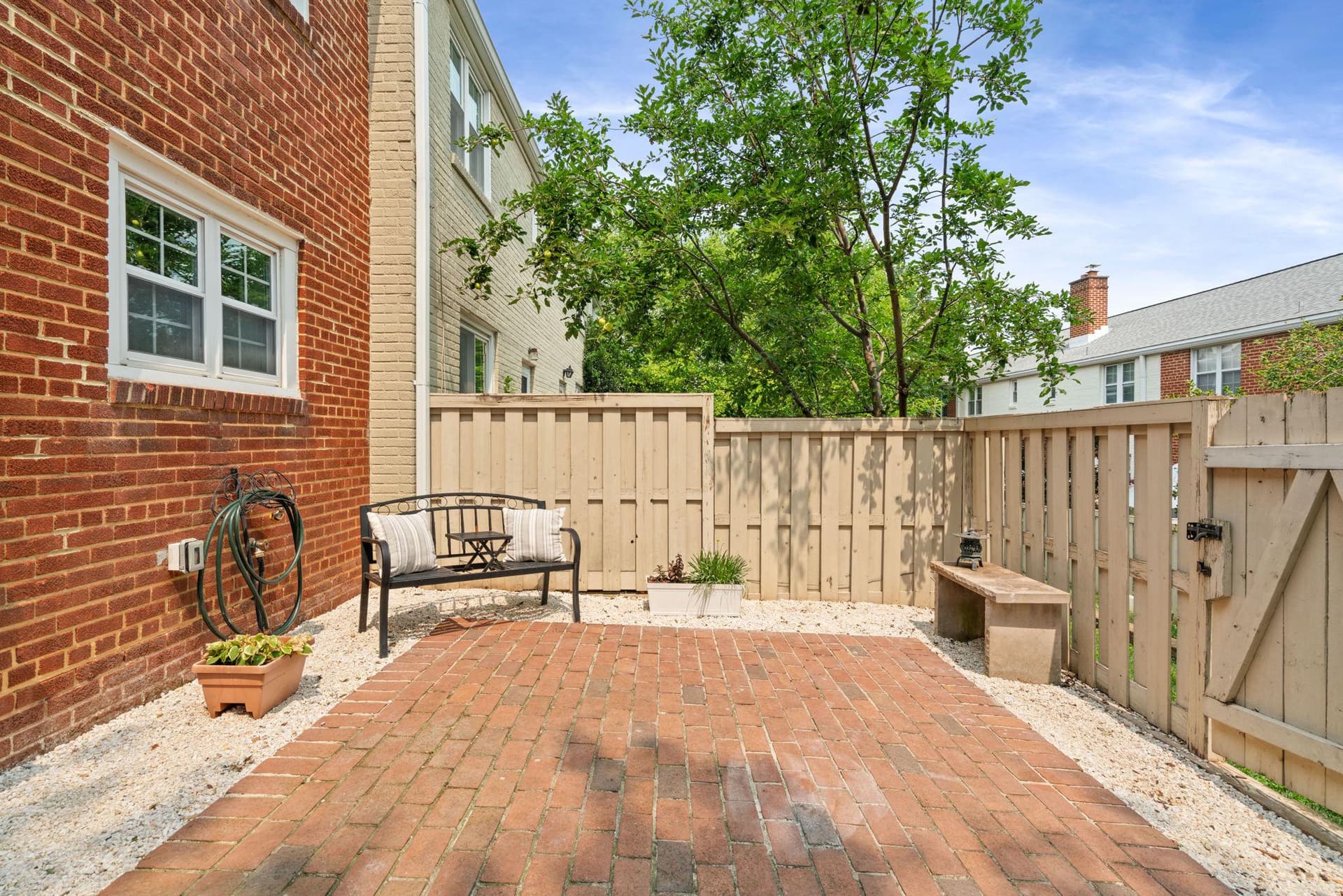 3753 Jason Avenue photo 36