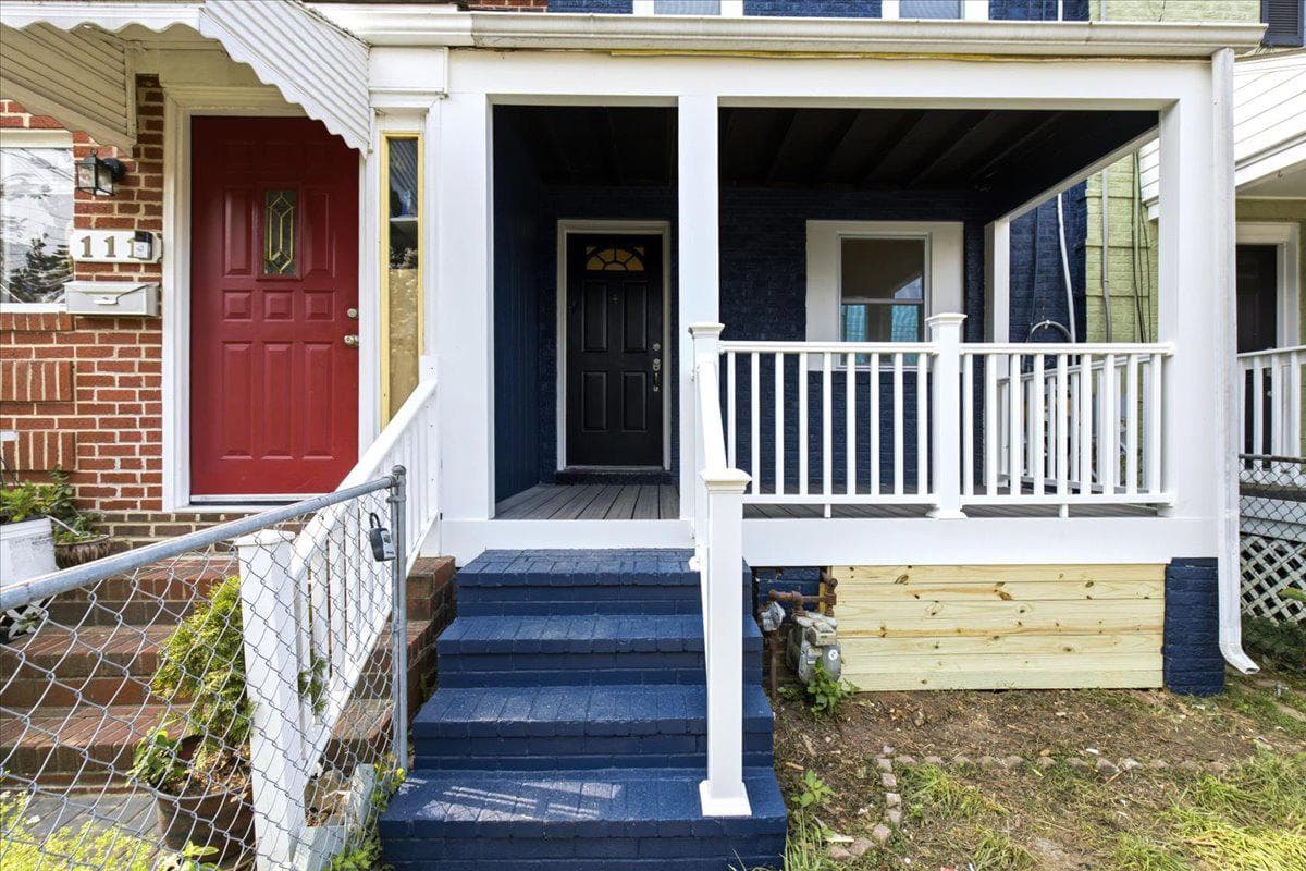 109 Clifford Avenue photo 33