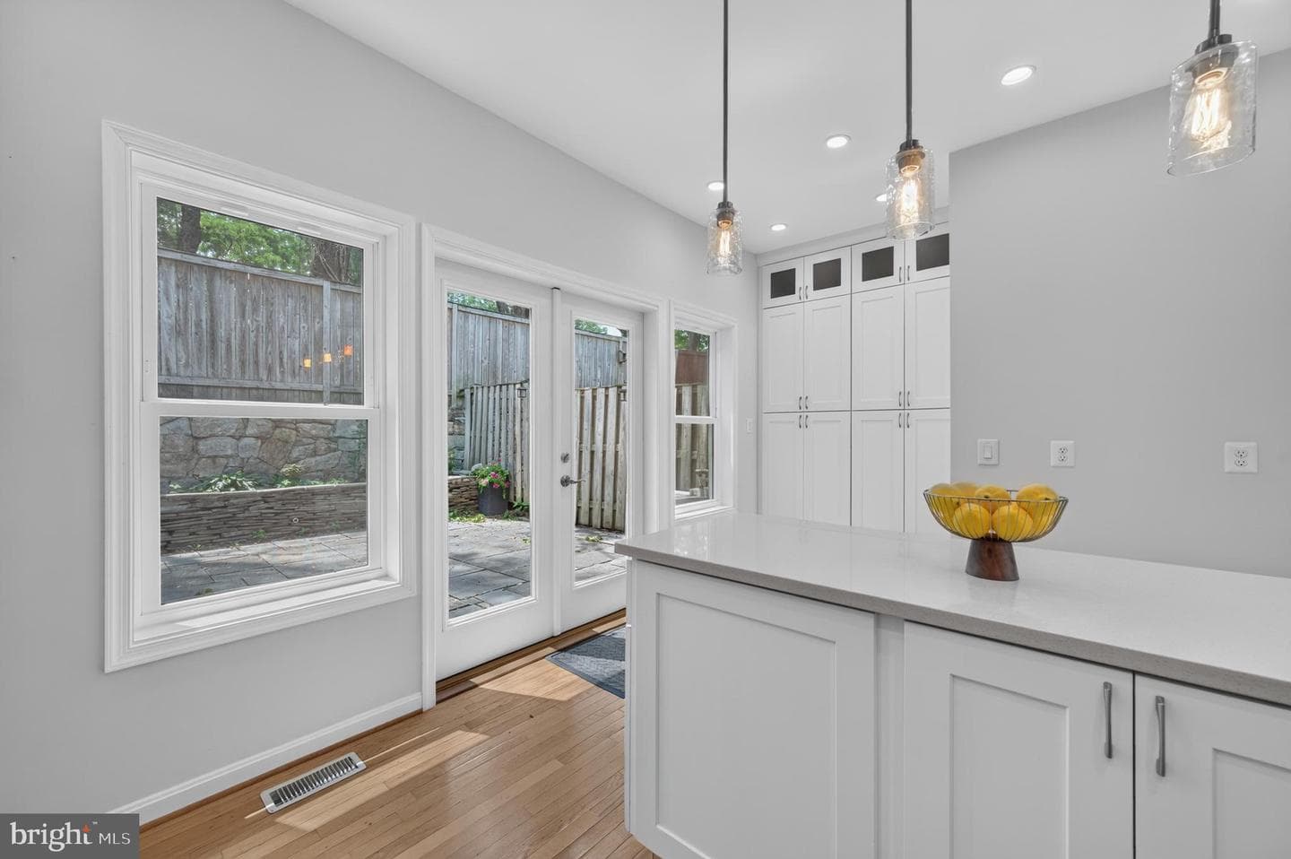 122 Sanborn Place photo 23