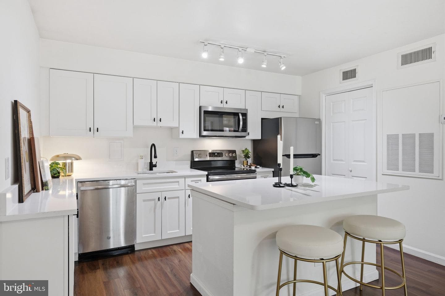3303 Wyndham Circle #146, Alexandria