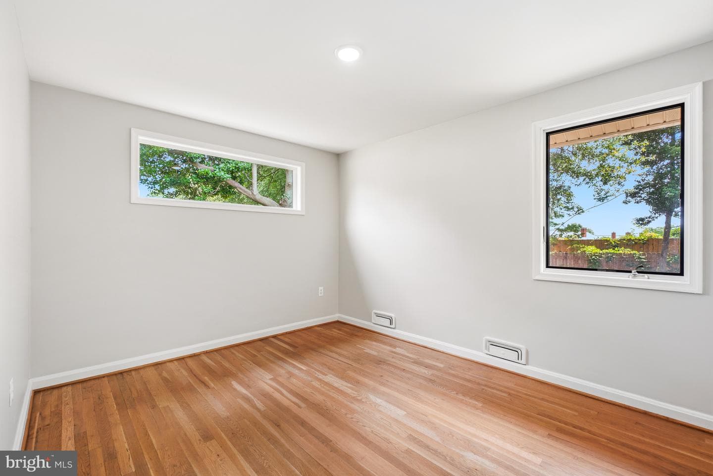 2123 N Earley Street photo 18