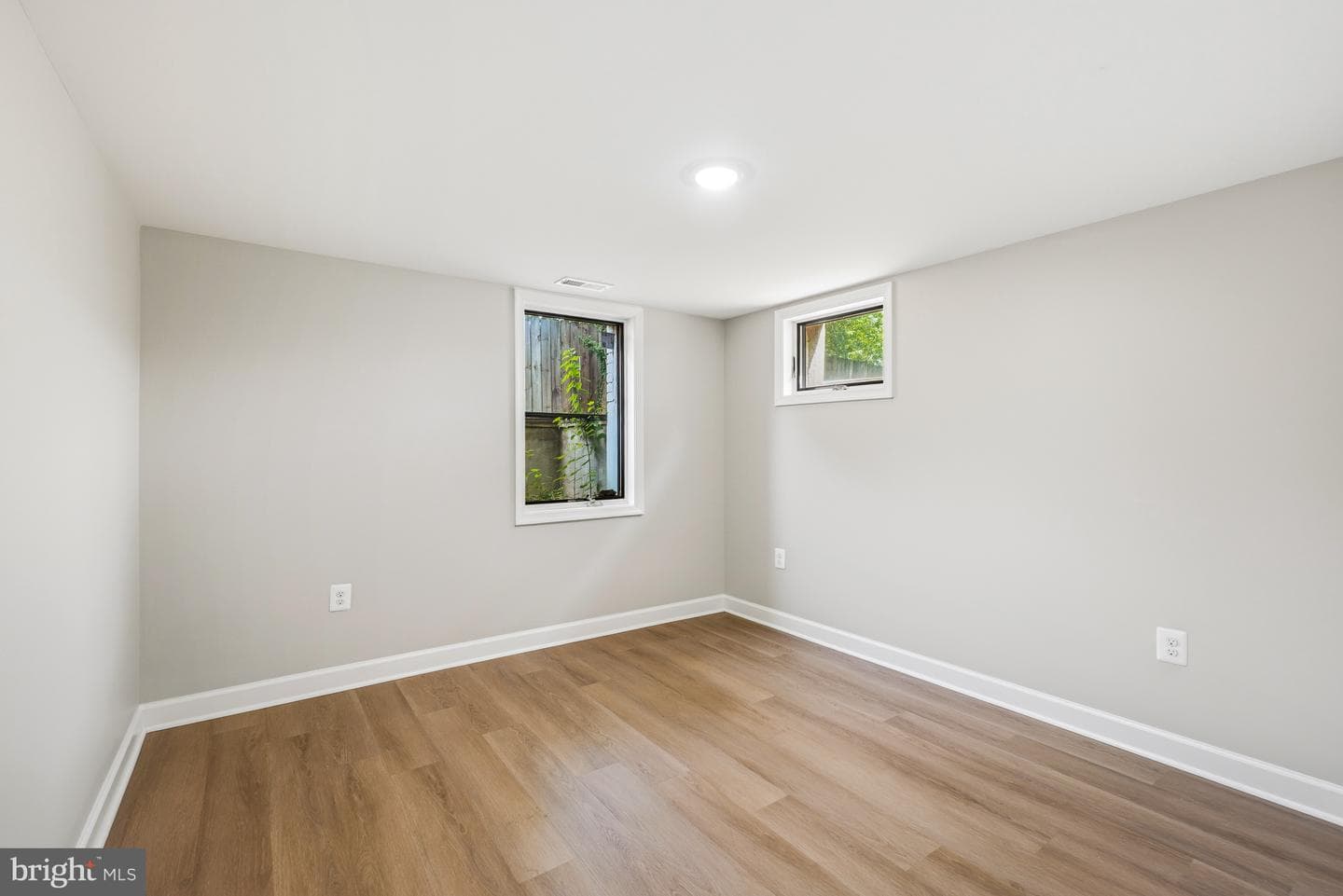 2123 N Earley Street photo 27