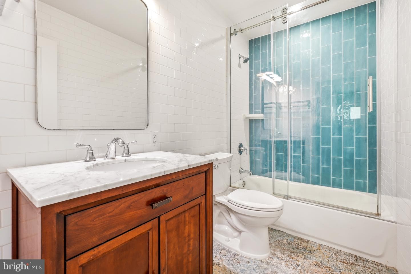2123 N Earley Street photo 5