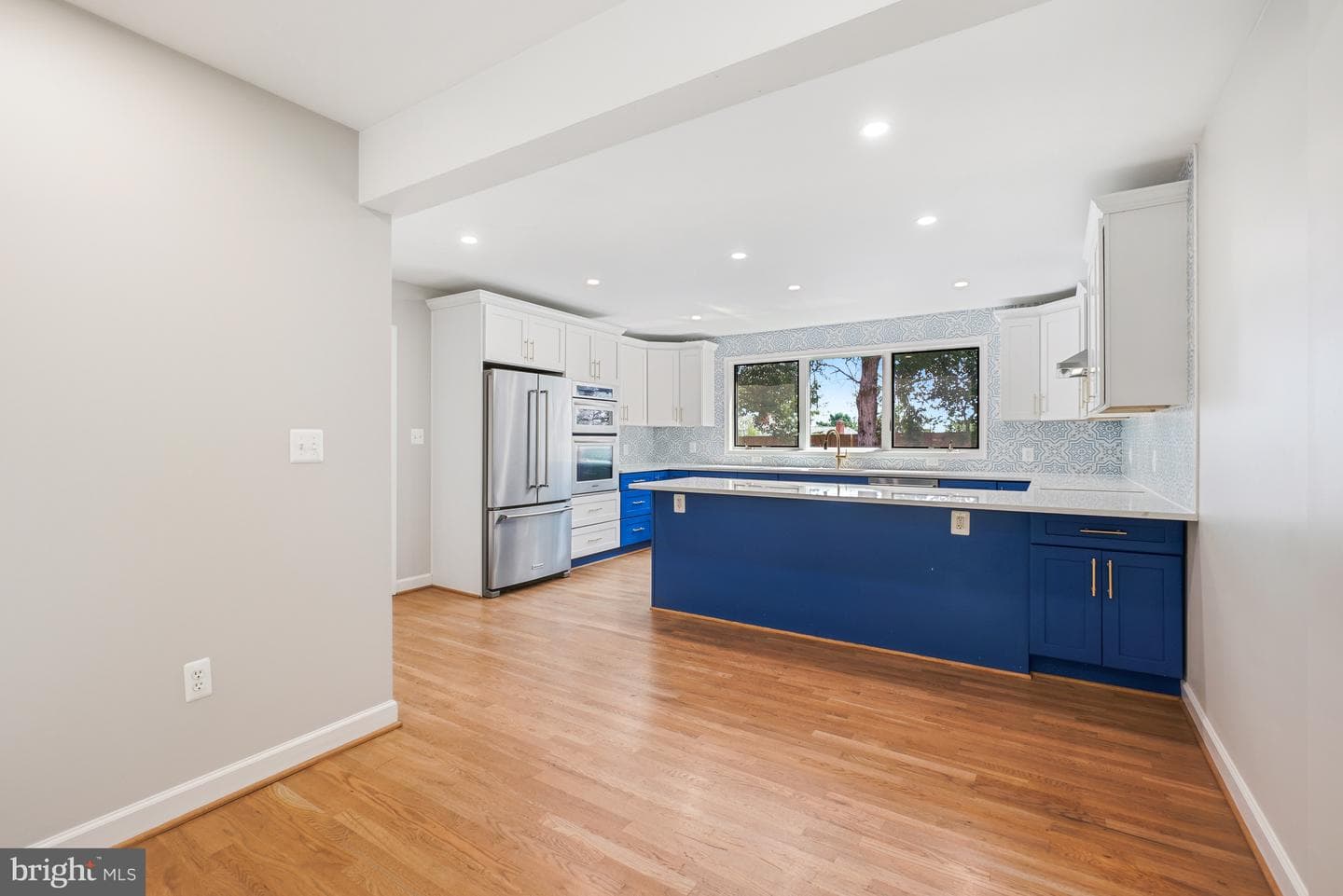 2123 N Earley Street photo 9