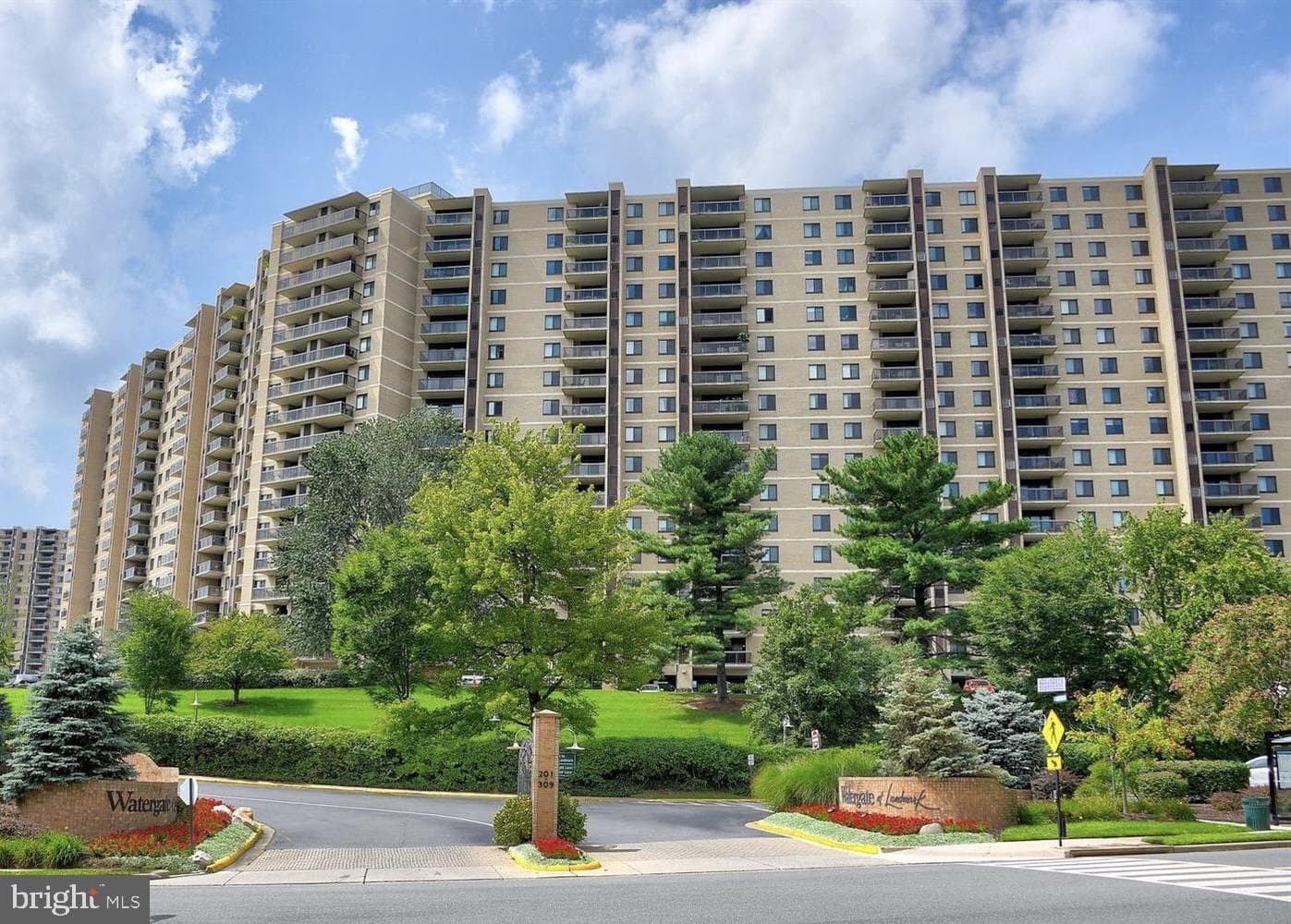 205 Yoakum Parkway #914 photo 1