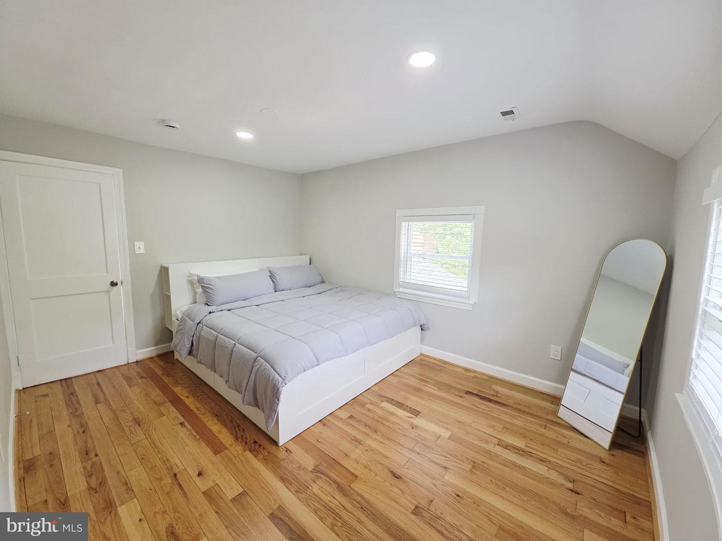 5427 Dawes Avenue photo 9