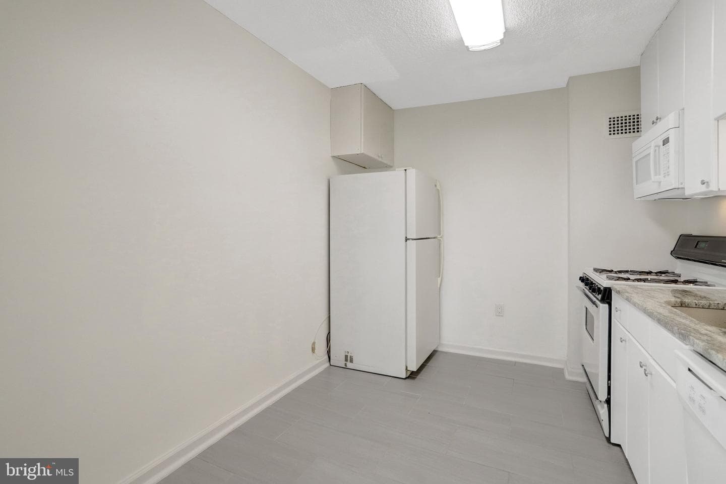1225 Martha Custis Drive #811 photo 9