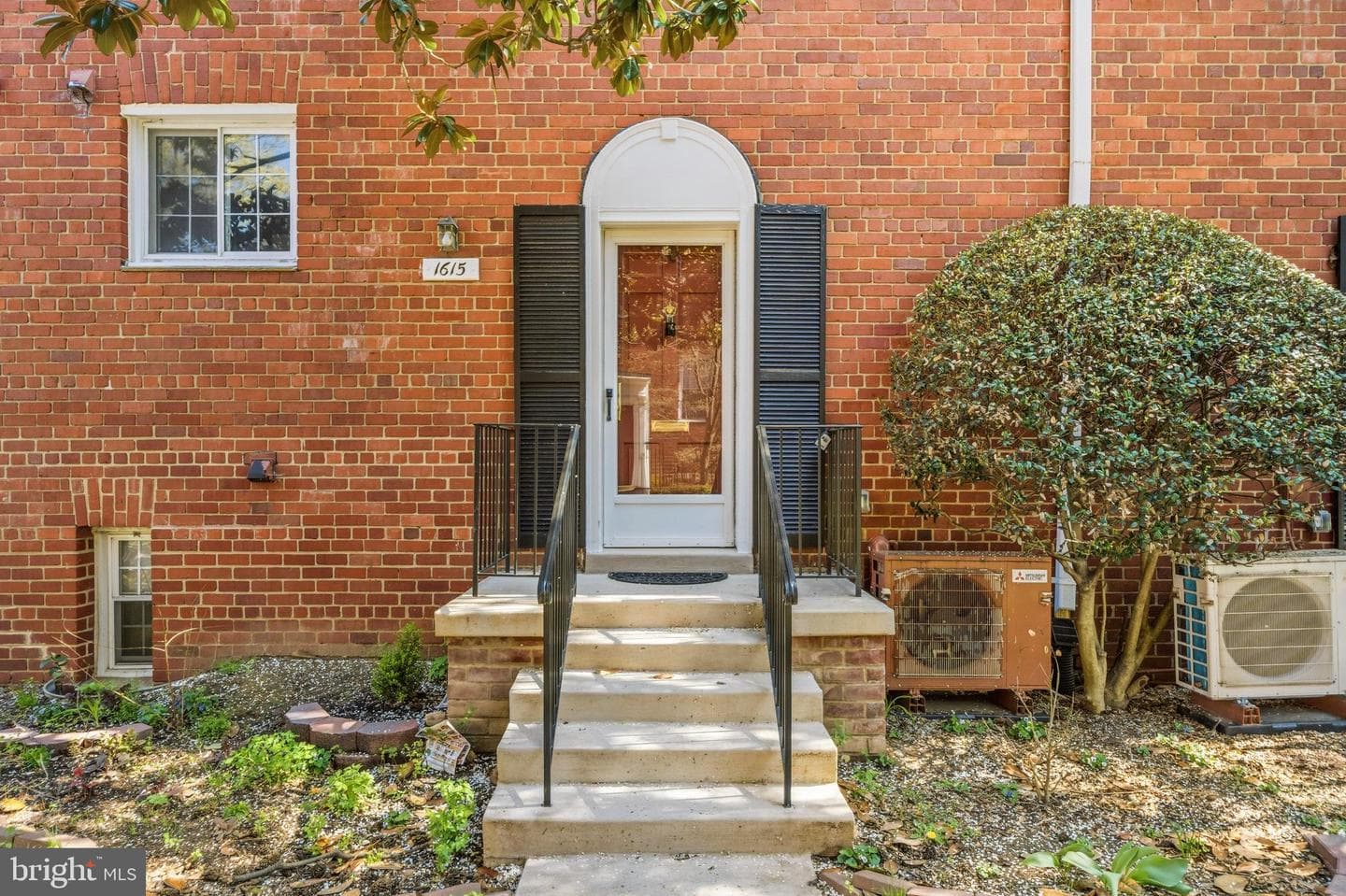 1615 Mount Eagle Place photo 13