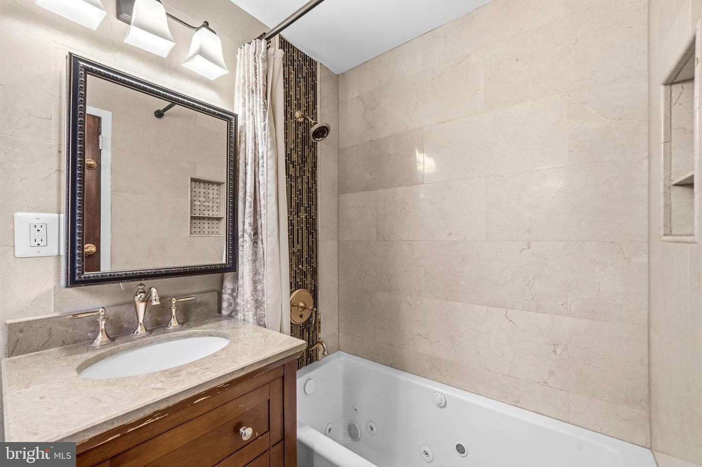 1615 Mount Eagle Place photo 24