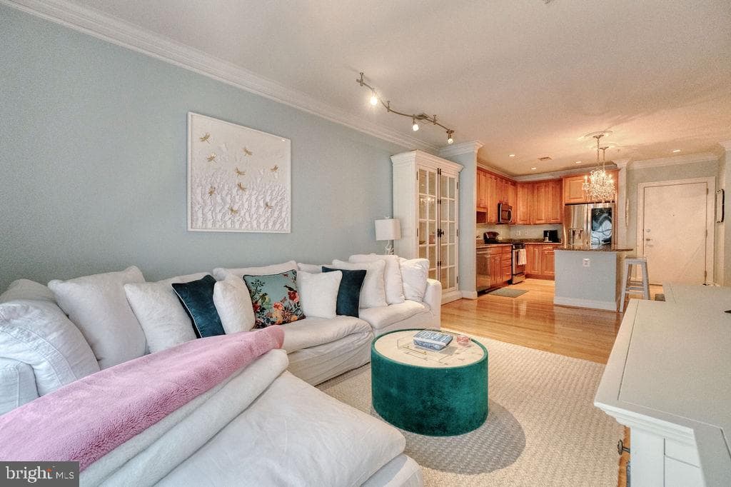 1023 Royal Street N #204 photo 5