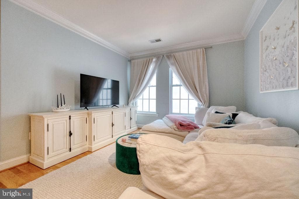 1023 Royal Street N #204 photo 6