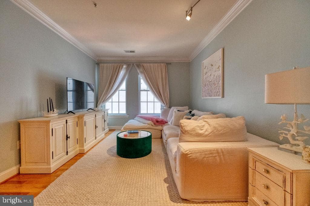1023 Royal Street N #204 photo 7