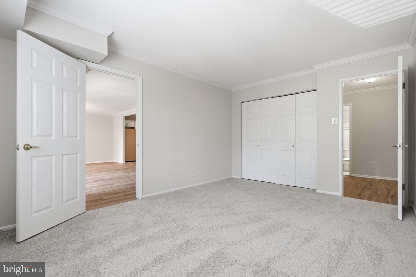 309 Yoakum Parkway ##406 photo 10