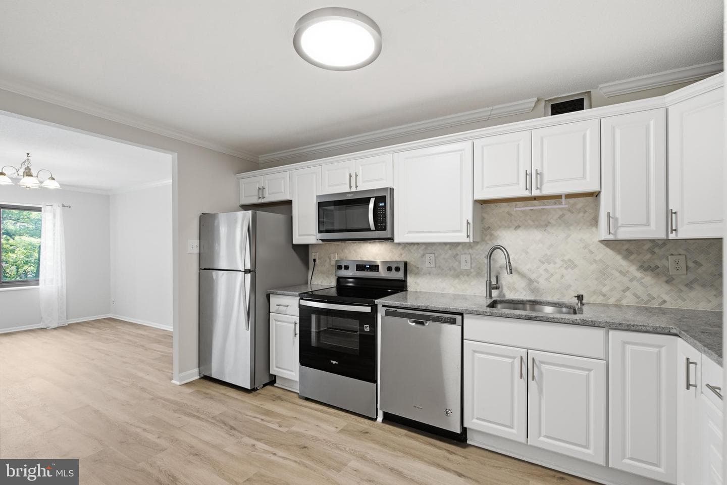 309 Yoakum Parkway ##406 photo 15