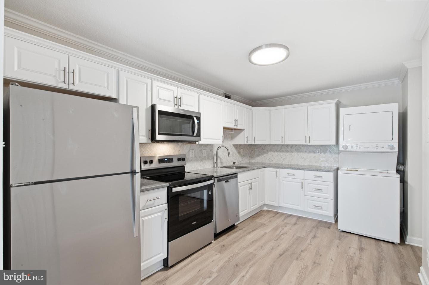 309 Yoakum Parkway ##406 photo 17