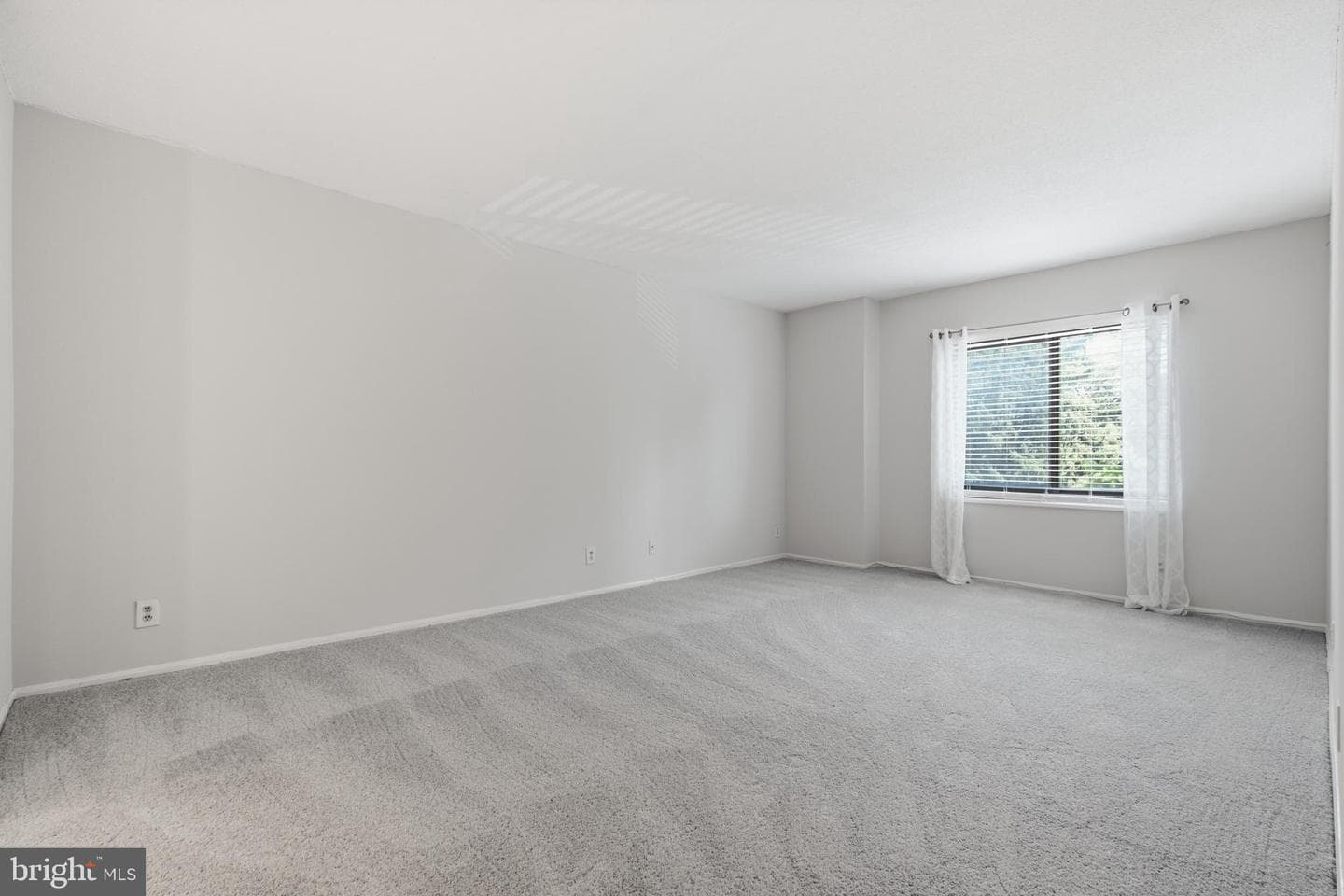 309 Yoakum Parkway ##406 photo 9