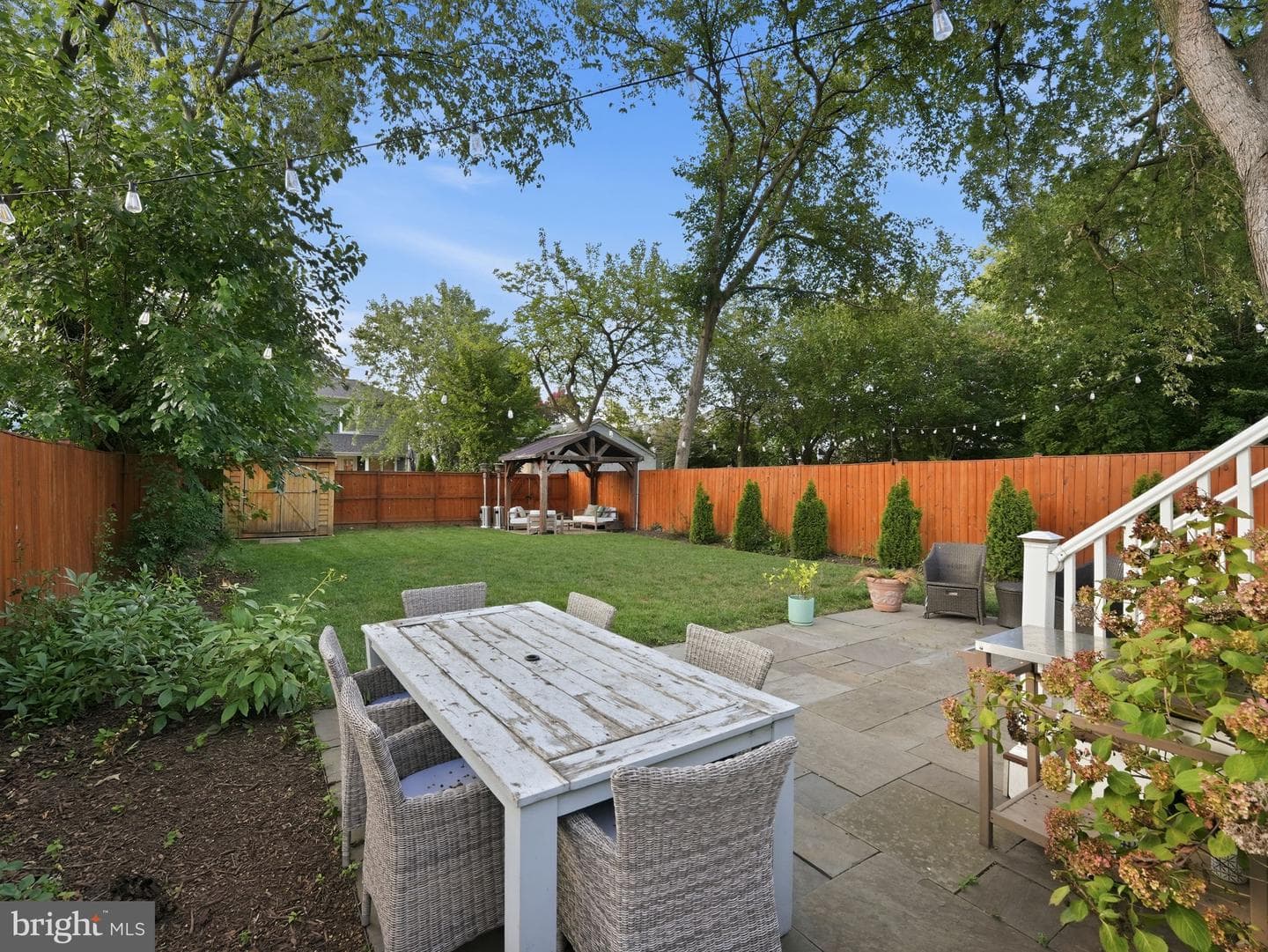 206 E Nelson Avenue photo 29