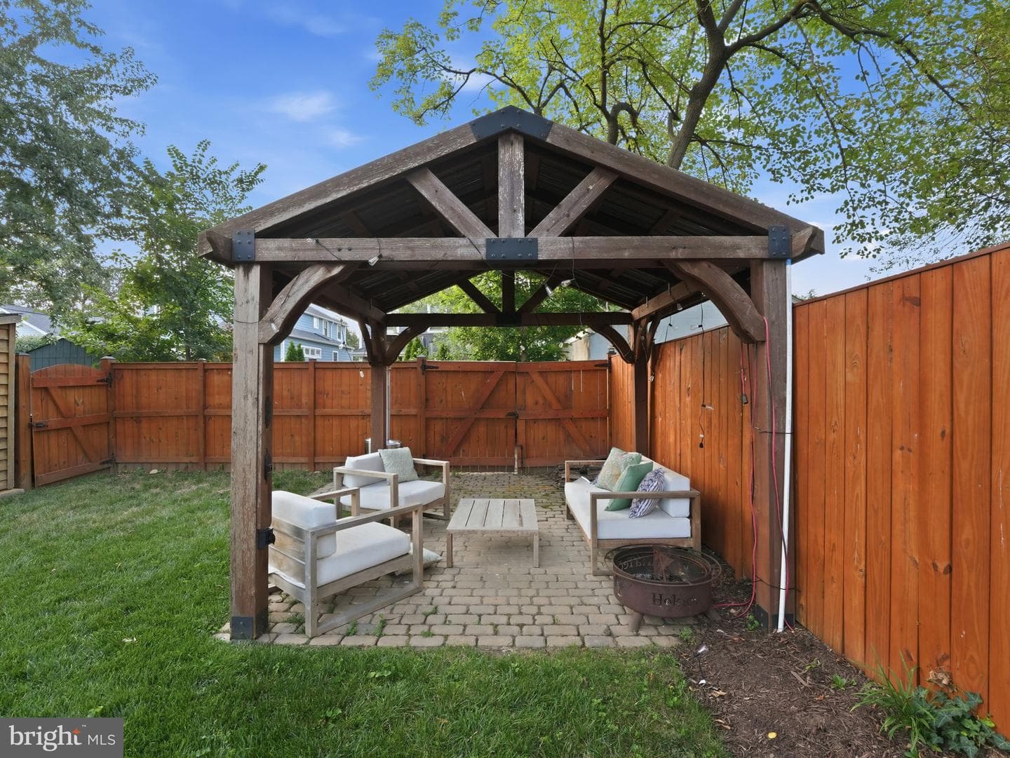 206 E Nelson Avenue photo 34