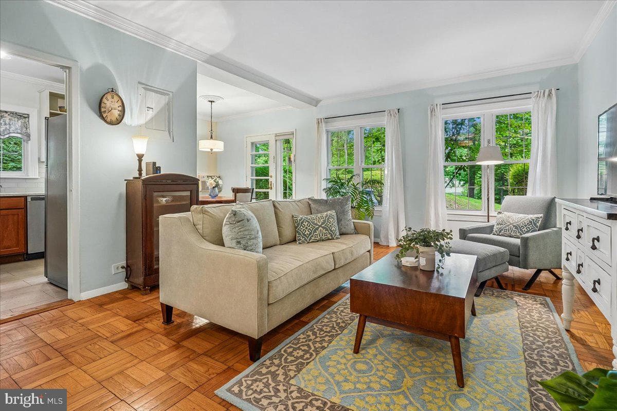 3702 Valley Drive, Alexandria
