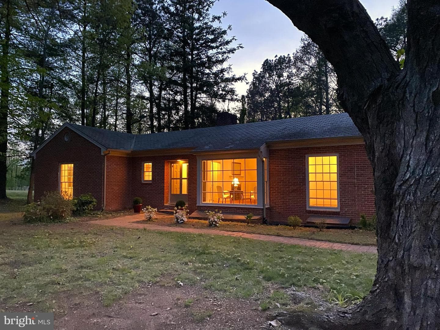 3271 Rosney Road photo 3