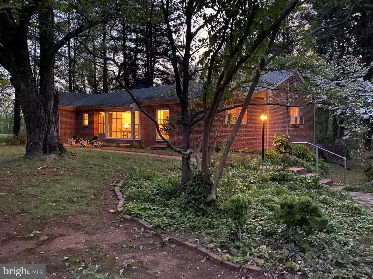 3271 Rosney Road photo 5