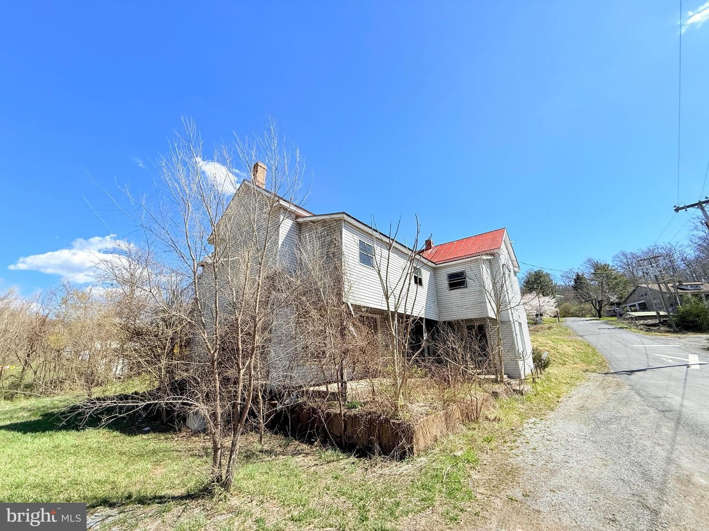 9 Bridge Street S photo 3