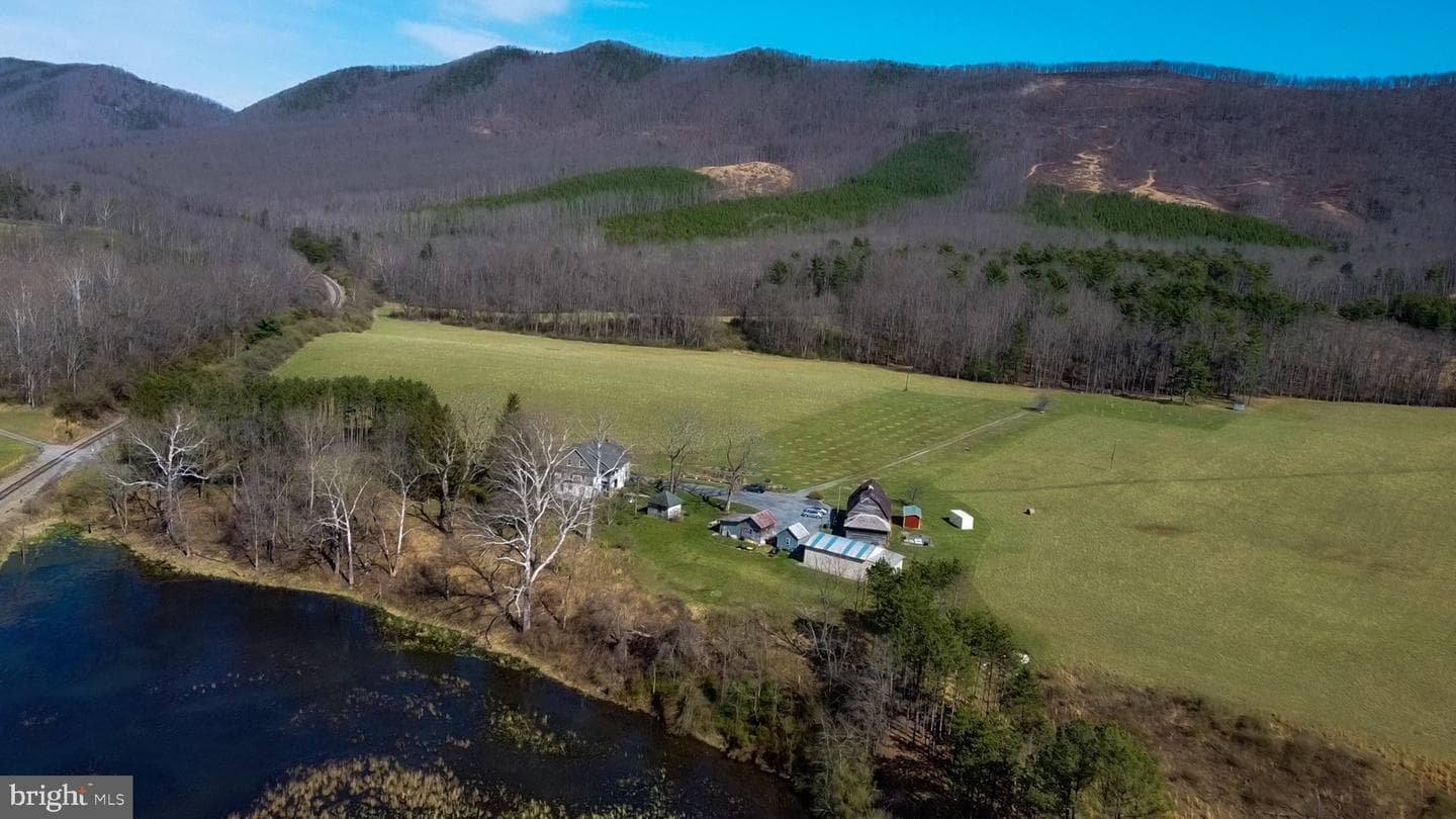 33940 Mountain Valley Road photo 3