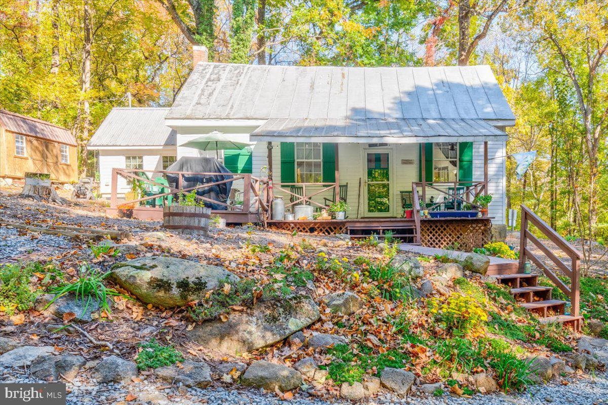 1017 Karnes Road