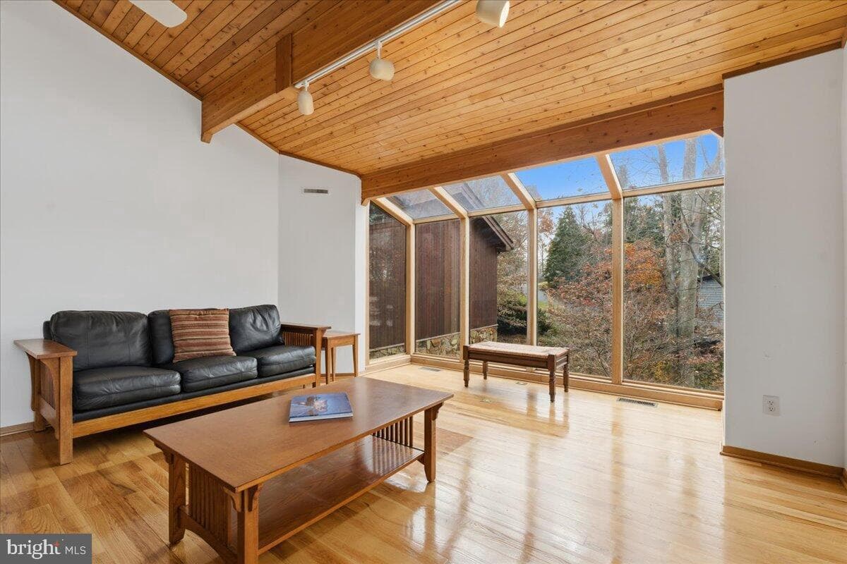 307 Meadow Point Drive photo 4