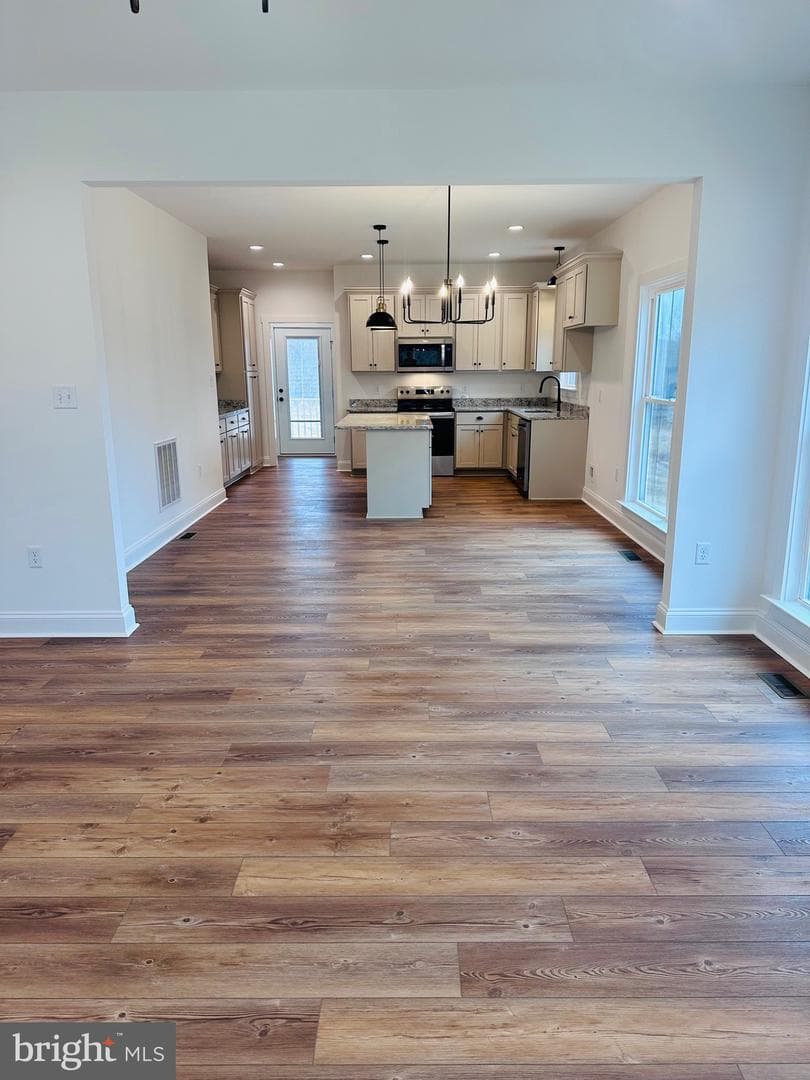 722 Columbia Rd. photo 5