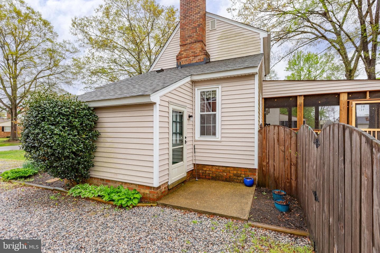 8700 Pine Glade Lane photo 4