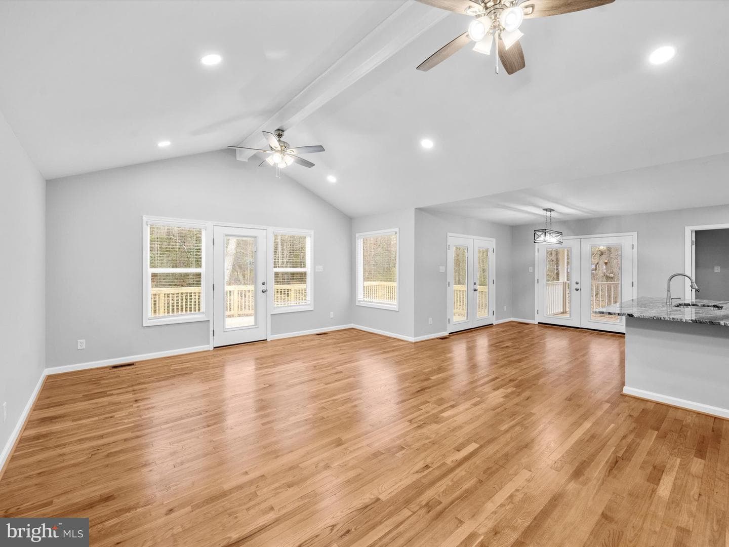 10009 River Road photo 11