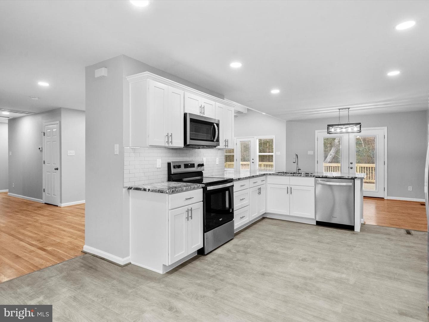 10009 River Road photo 22
