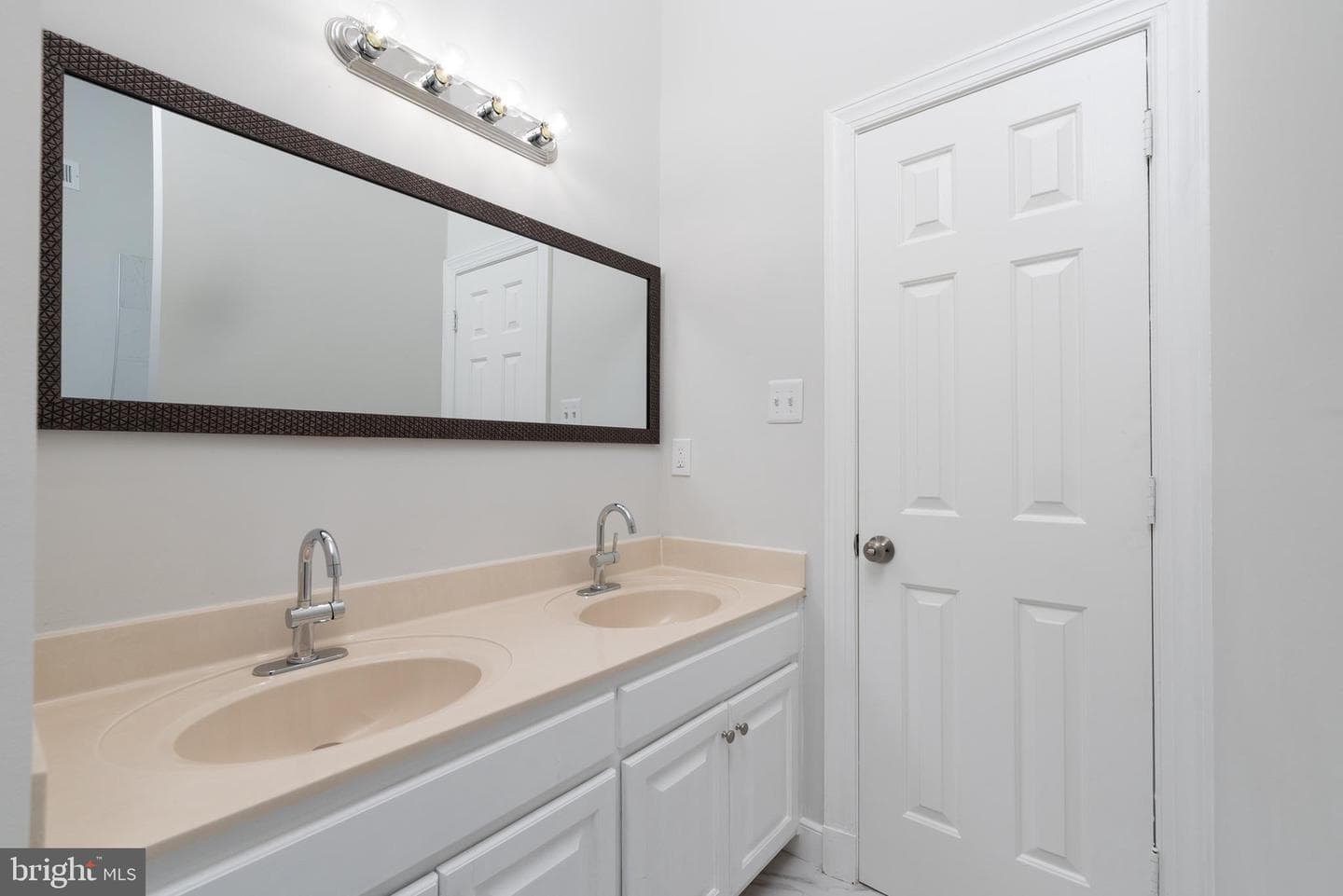 13100 Rockridge Road photo 41
