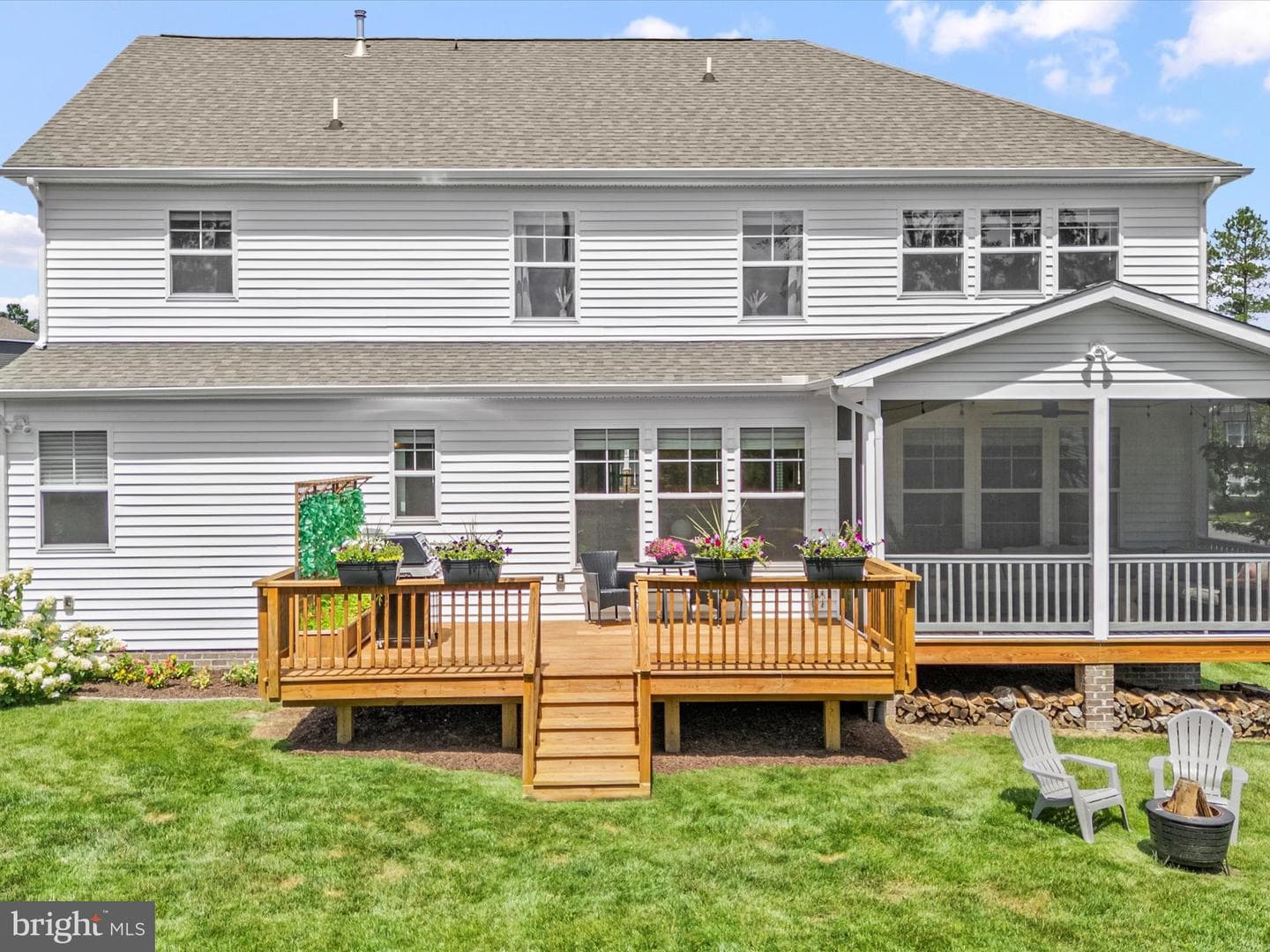 16819 Chalet Court photo 4