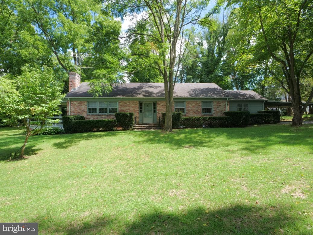 216 S Buckmarsh Street photo 1