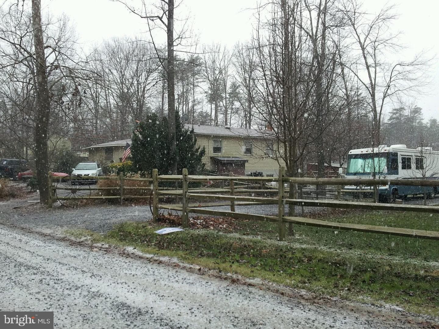 831 Beechwood Lane photo 4