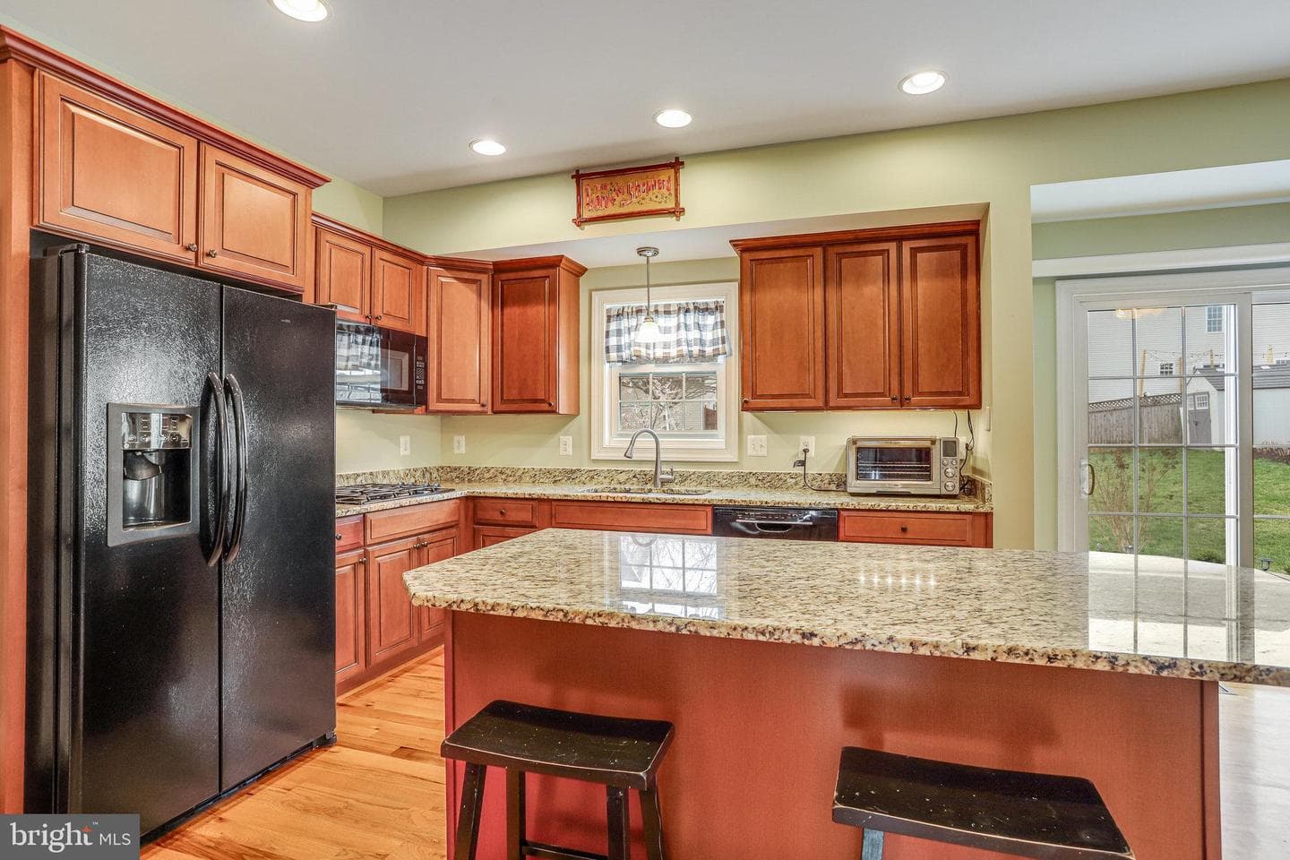 413 Madden Street photo 9