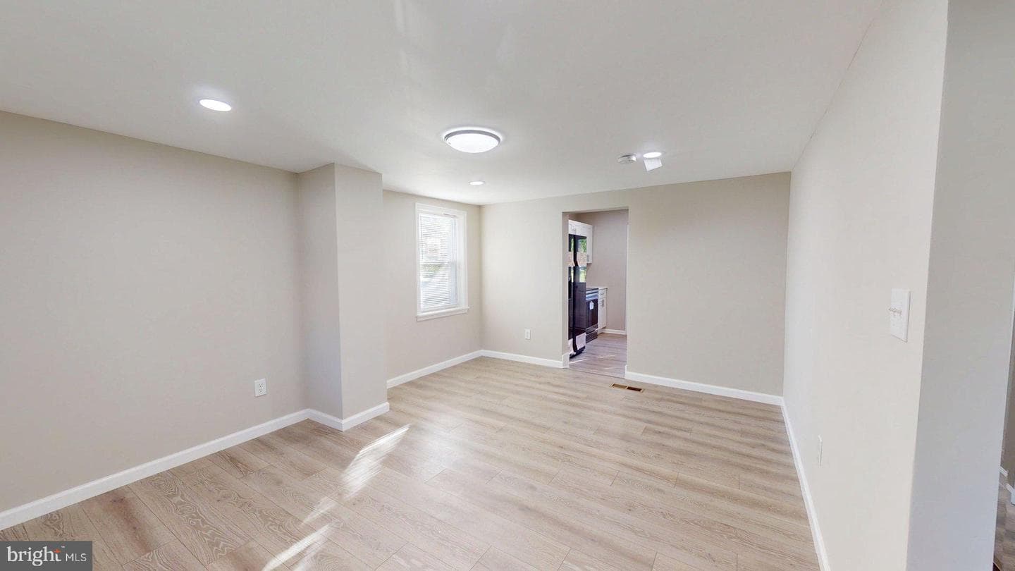 21 S Greenway Avenue photo 14